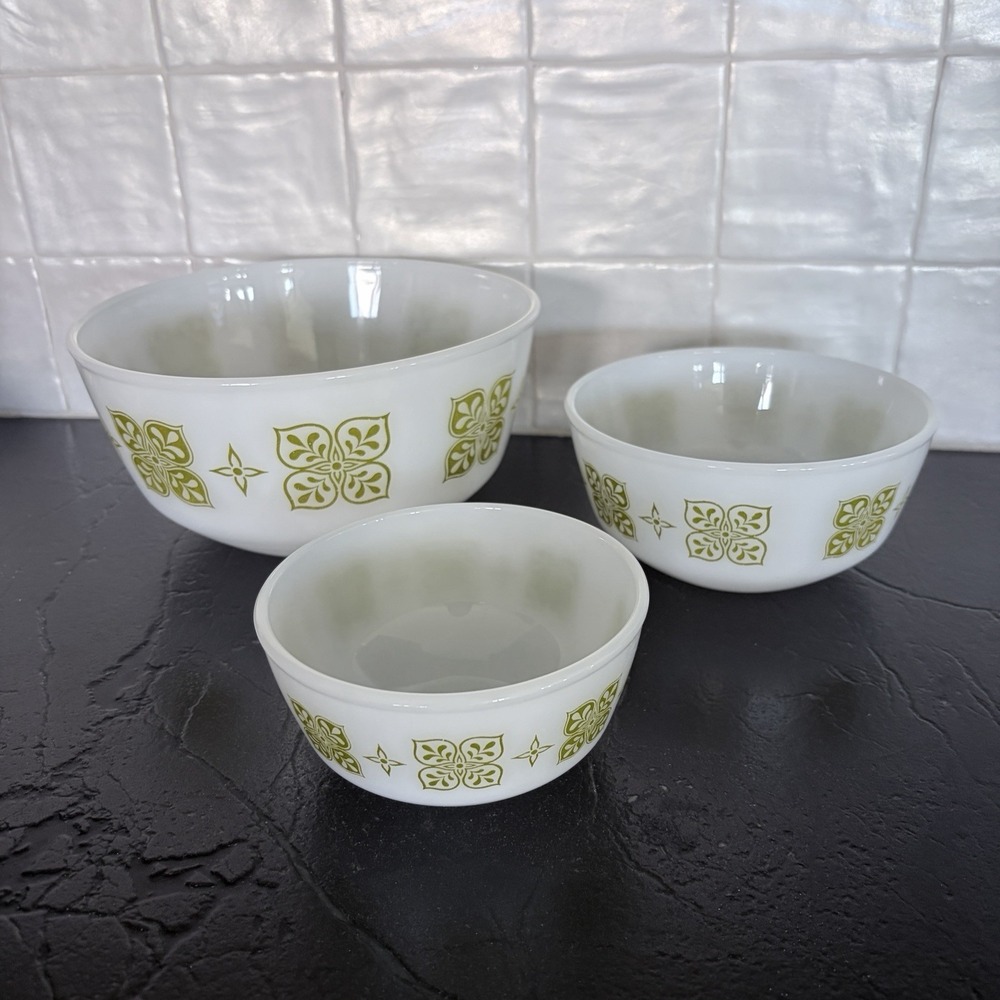 VTG Fire King Dutch Clover Green Set Of 3 Mixing Bowls Anchor Hocking